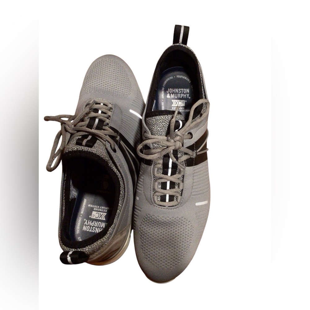 Johnston & Murphy grey XC4 sheepskin dual width shoe size 11